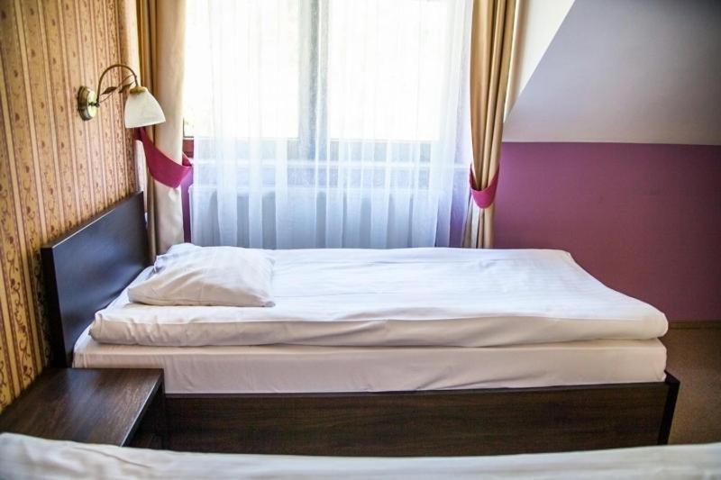 Hotel Korona リブニク エクステリア 写真