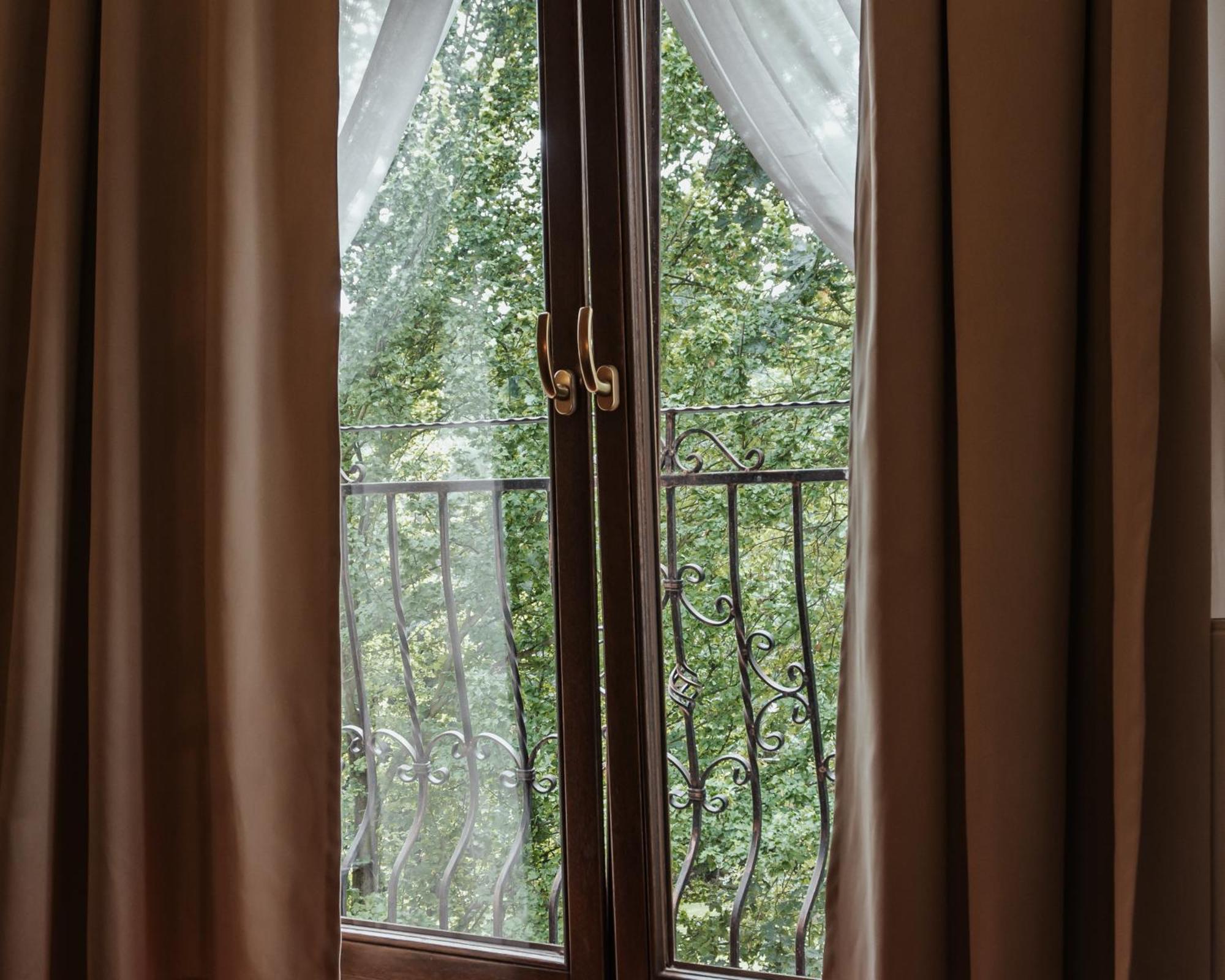 Hotel Korona リブニク エクステリア 写真
