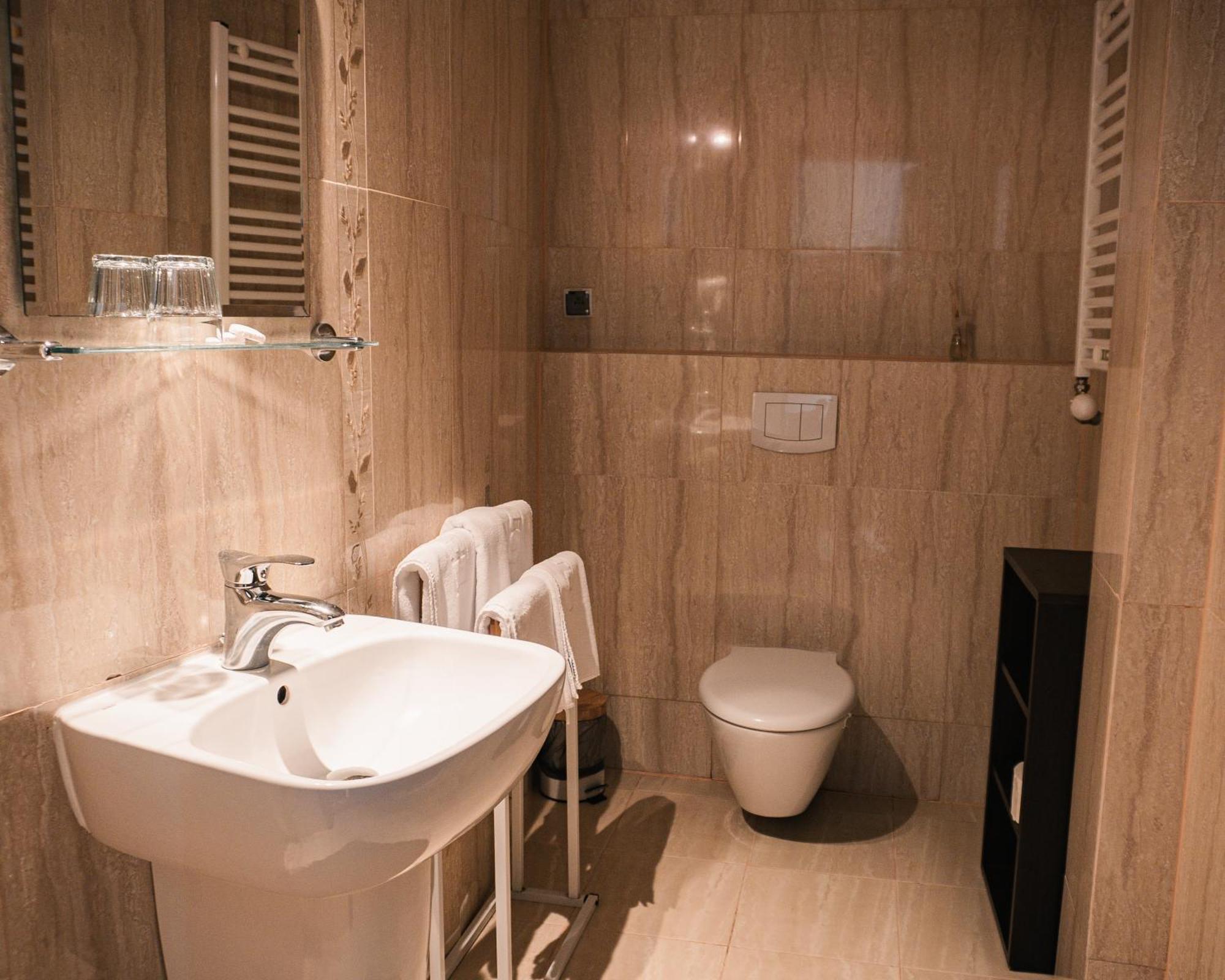 Hotel Korona リブニク エクステリア 写真